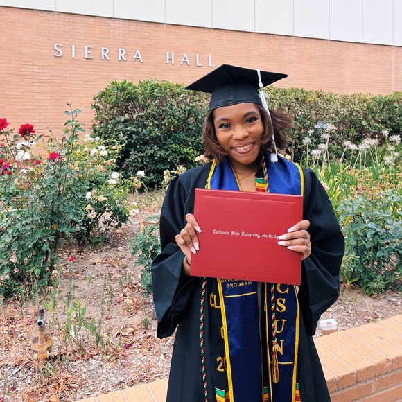 Meet your Posher, Gabrielle - Picture 3 of 3